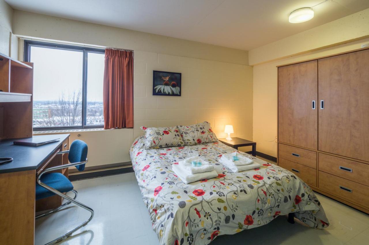 Au Campus Hotel Sherbrooke Buitenkant foto