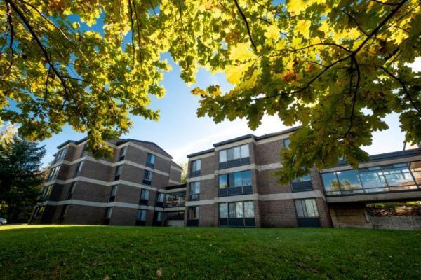 Au Campus Hotel Sherbrooke Buitenkant foto