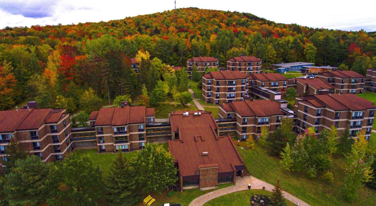 Au Campus Hotel Sherbrooke Buitenkant foto