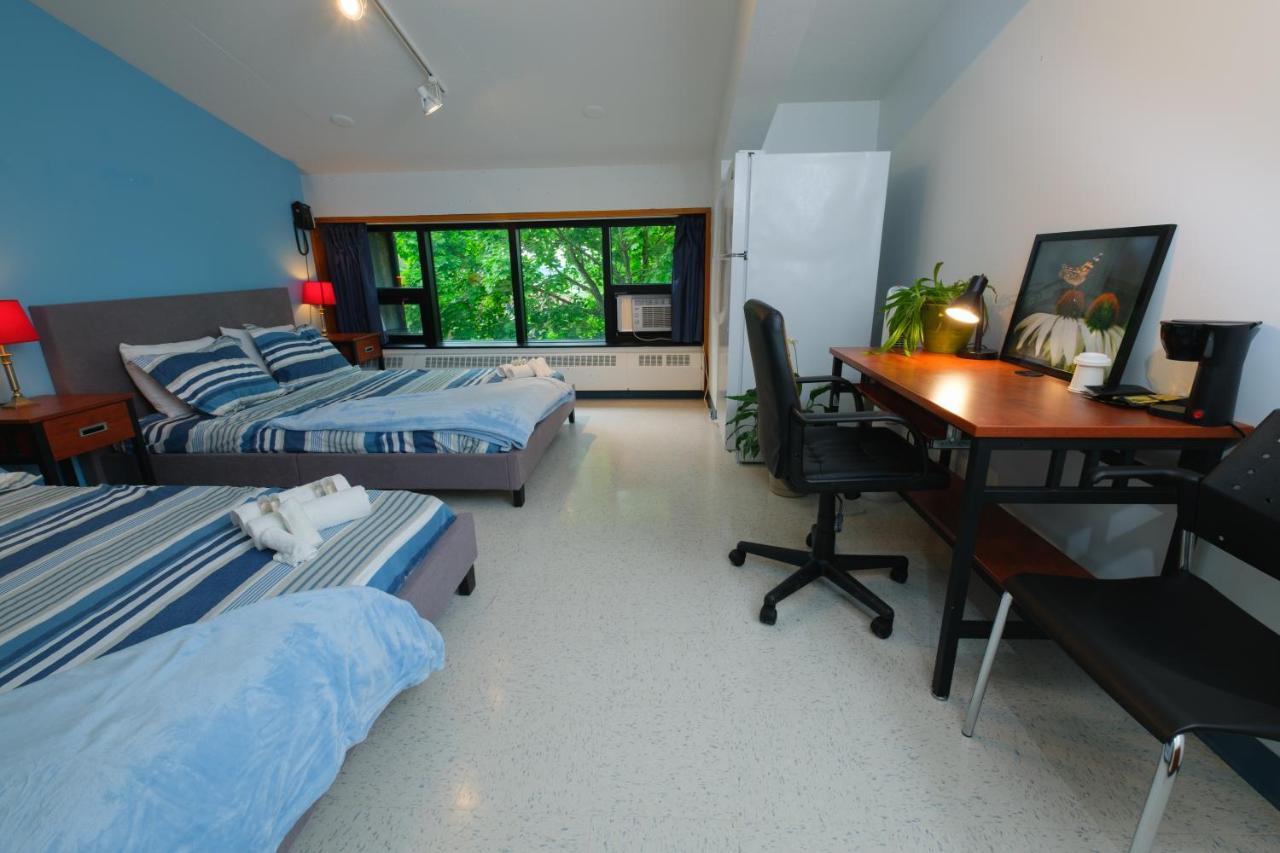 Au Campus Hotel Sherbrooke Buitenkant foto
